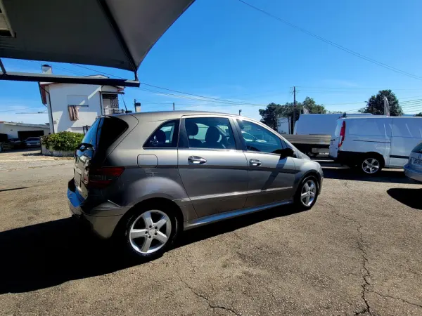 Mercedes-Benz B 180 B 180 CDI 6