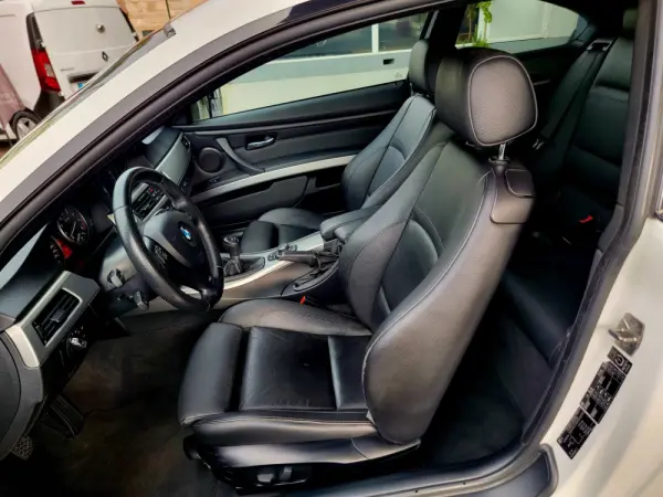 BMW 325 i M Sport Edition 10