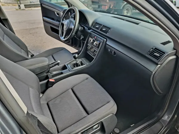 Audi A4 Avant Outro 12