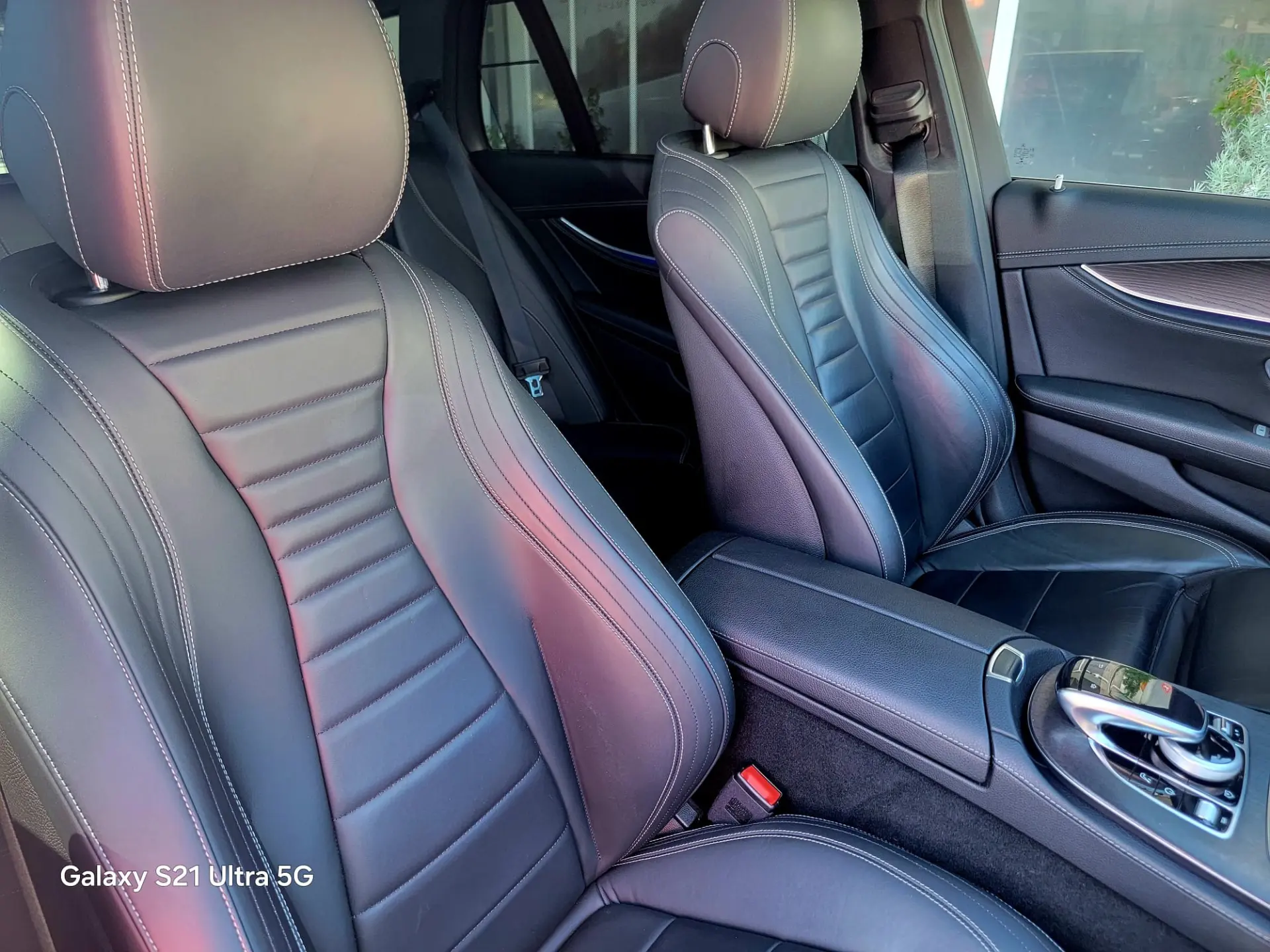 Mercedes-Benz E 220 d AMG Line 12