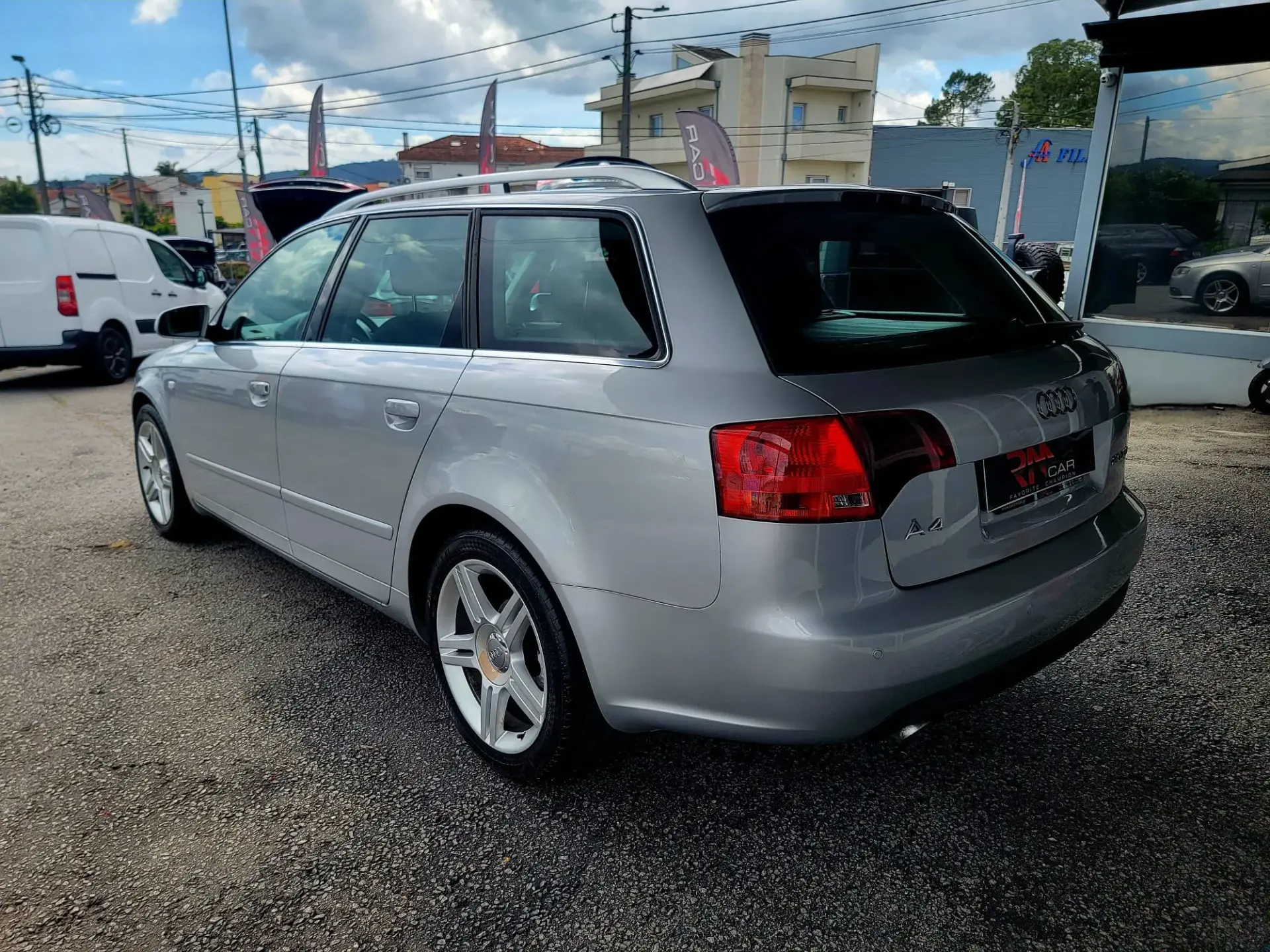 Audi A4 Avant 2.0 TDi S-line 5
