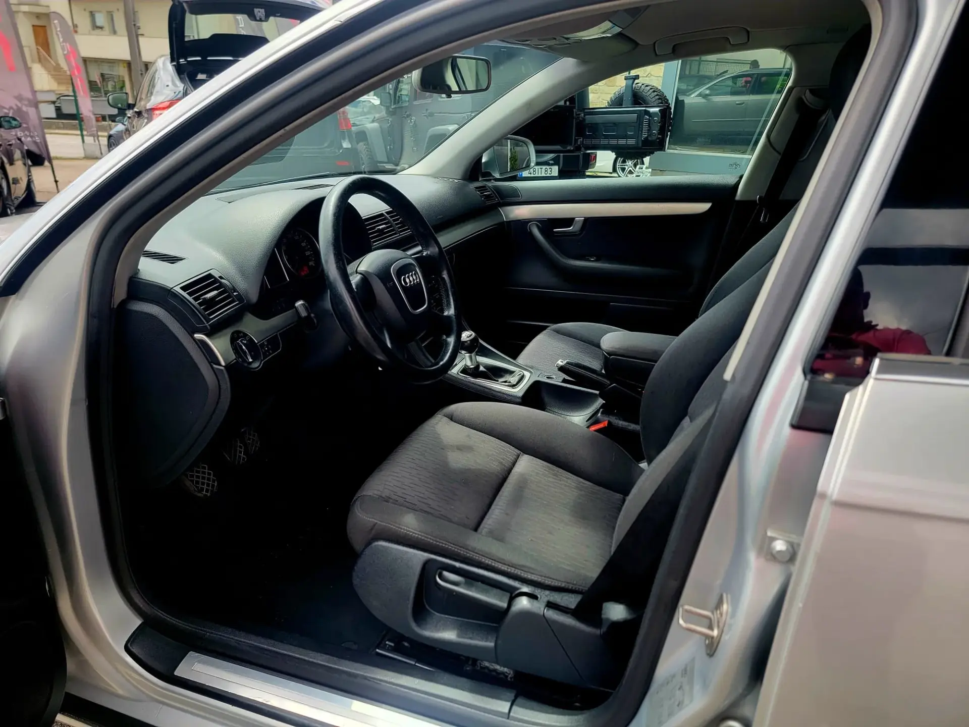 Audi A4 Avant 2.0 TDi S-line 8