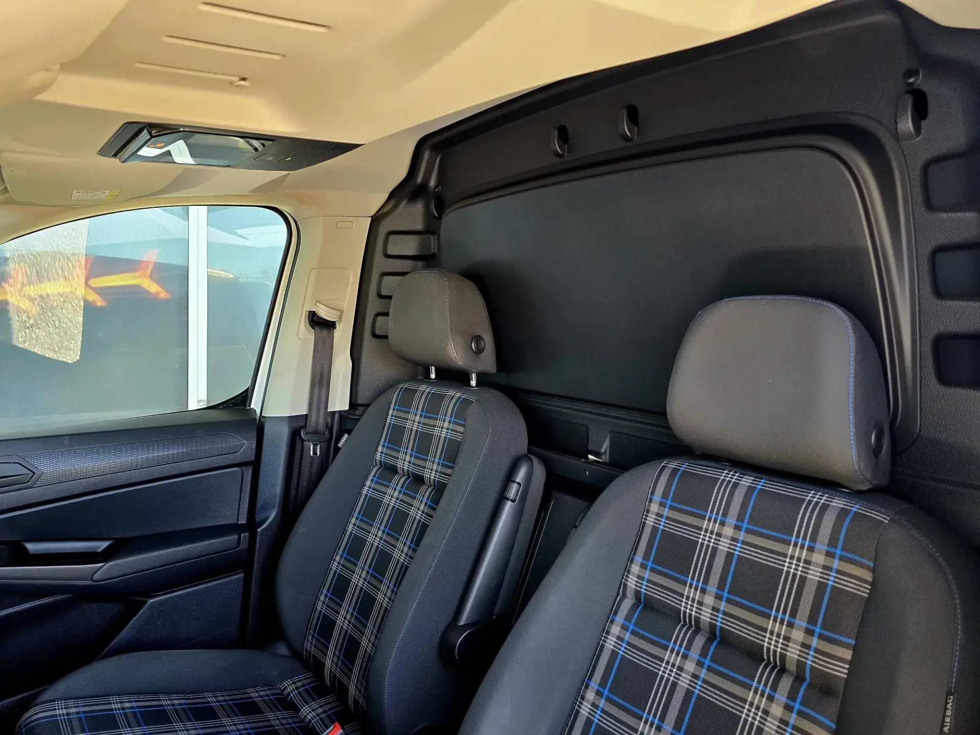 Volkswagen Caddy 2.0 TDI 11