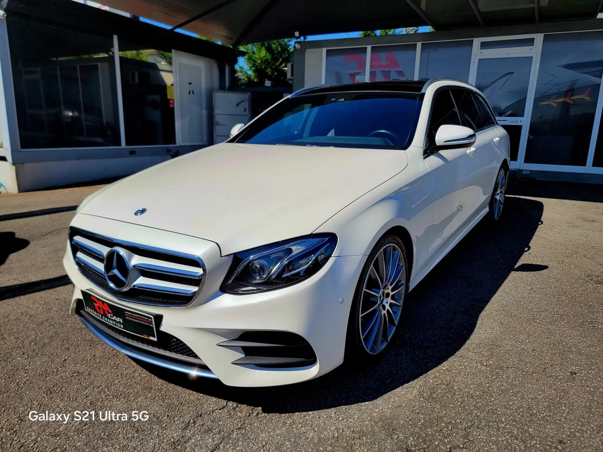 Mercedes-Benz E 220 d AMG Line 3