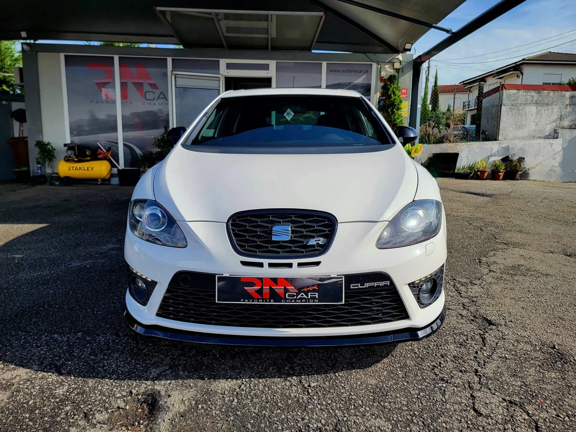 SEAT Leon 2.0 T FSI Cupra R 2