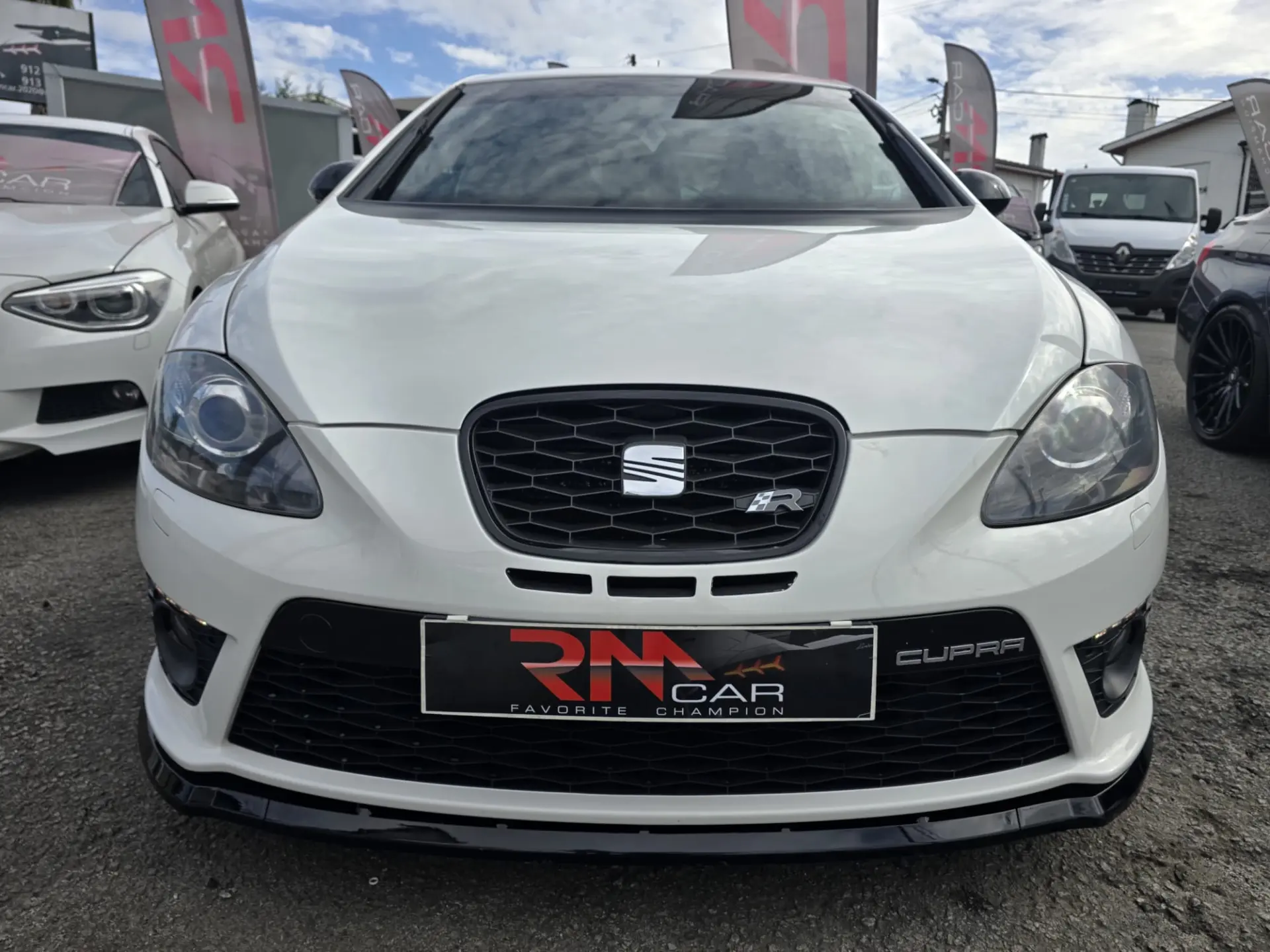 SEAT Leon 2.0 T FSI Cupra R 12