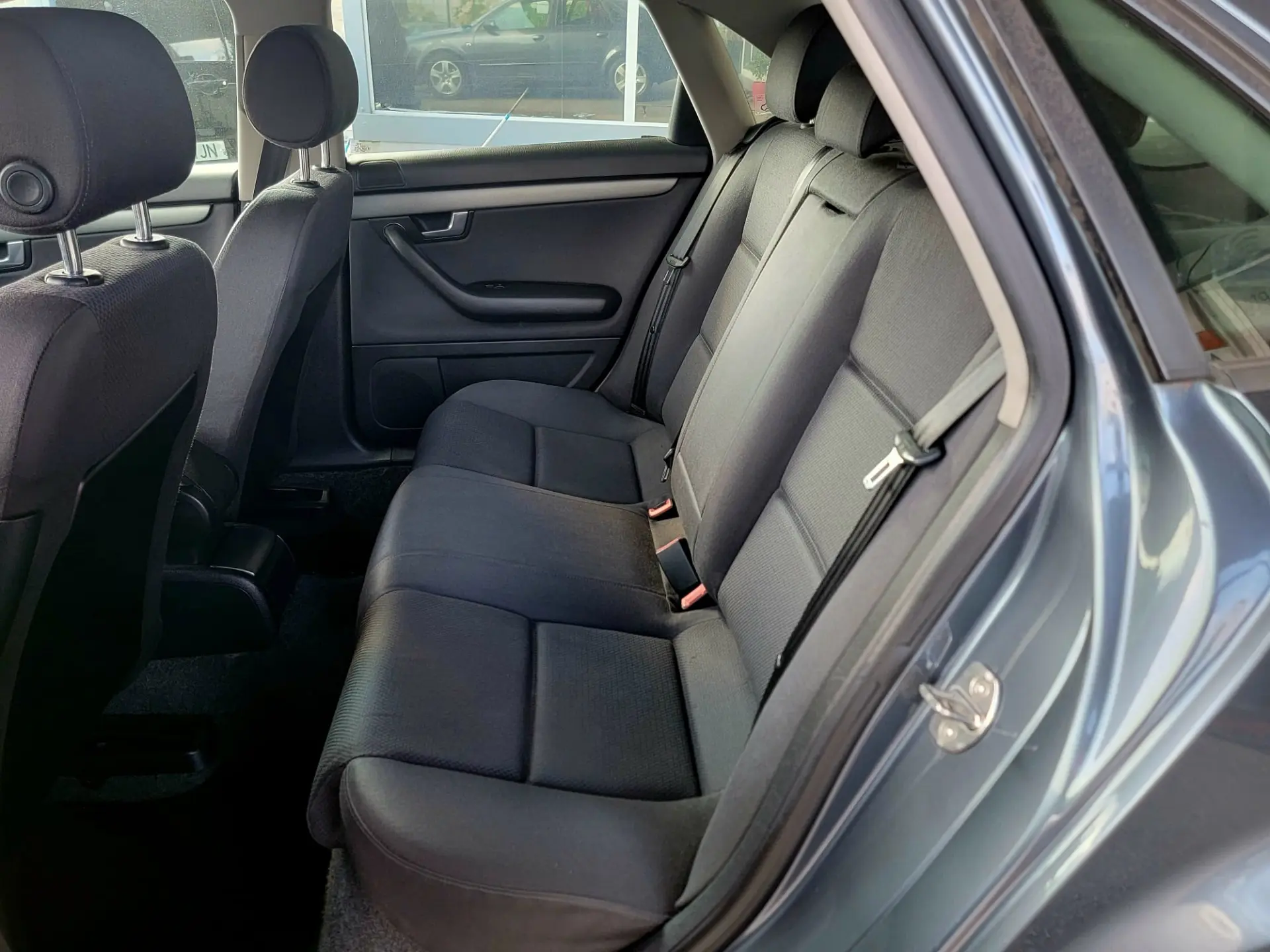 Audi A4 Avant Outro 10