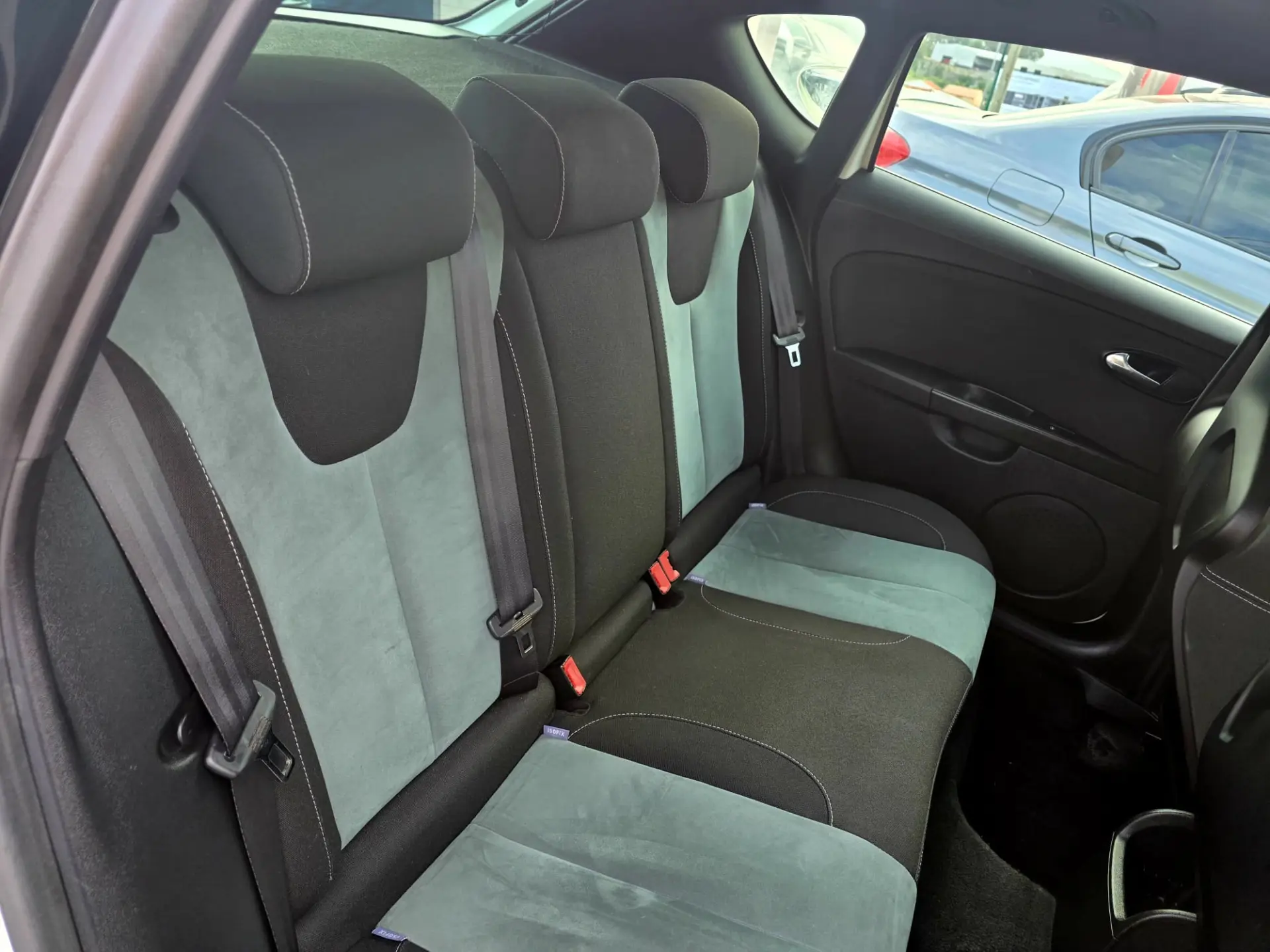SEAT Leon 2.0 T FSI Cupra R 18