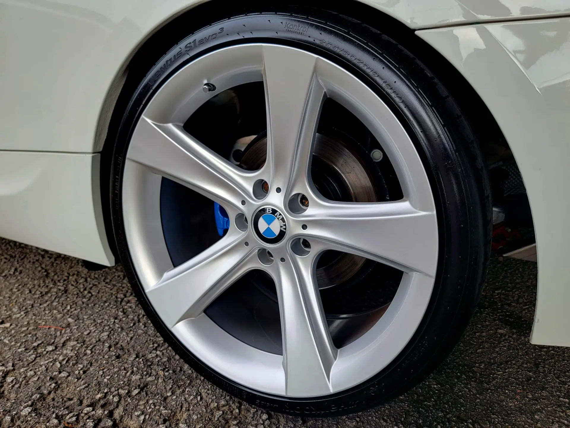 BMW 325 i M Sport Edition 26