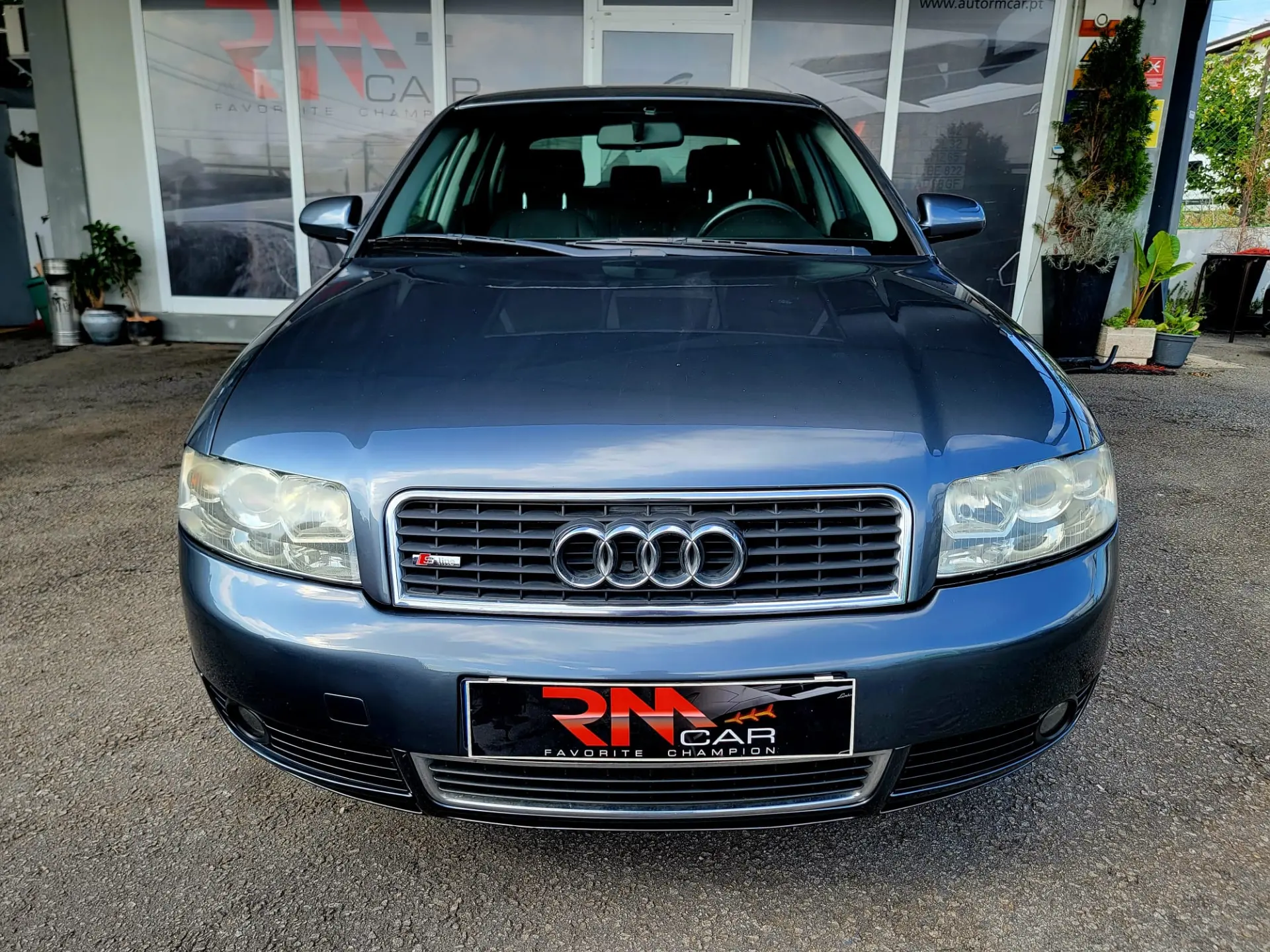 Audi A4 Avant Outro 2