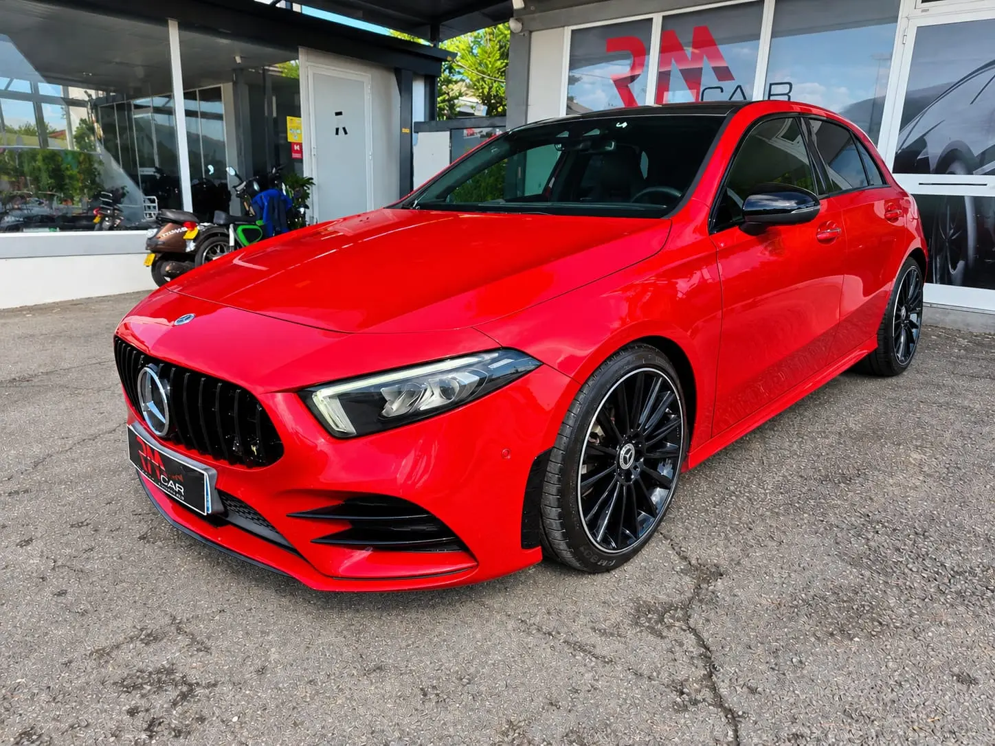 Mercedes-Benz A 180 d 7G-DCT AMG Line 6