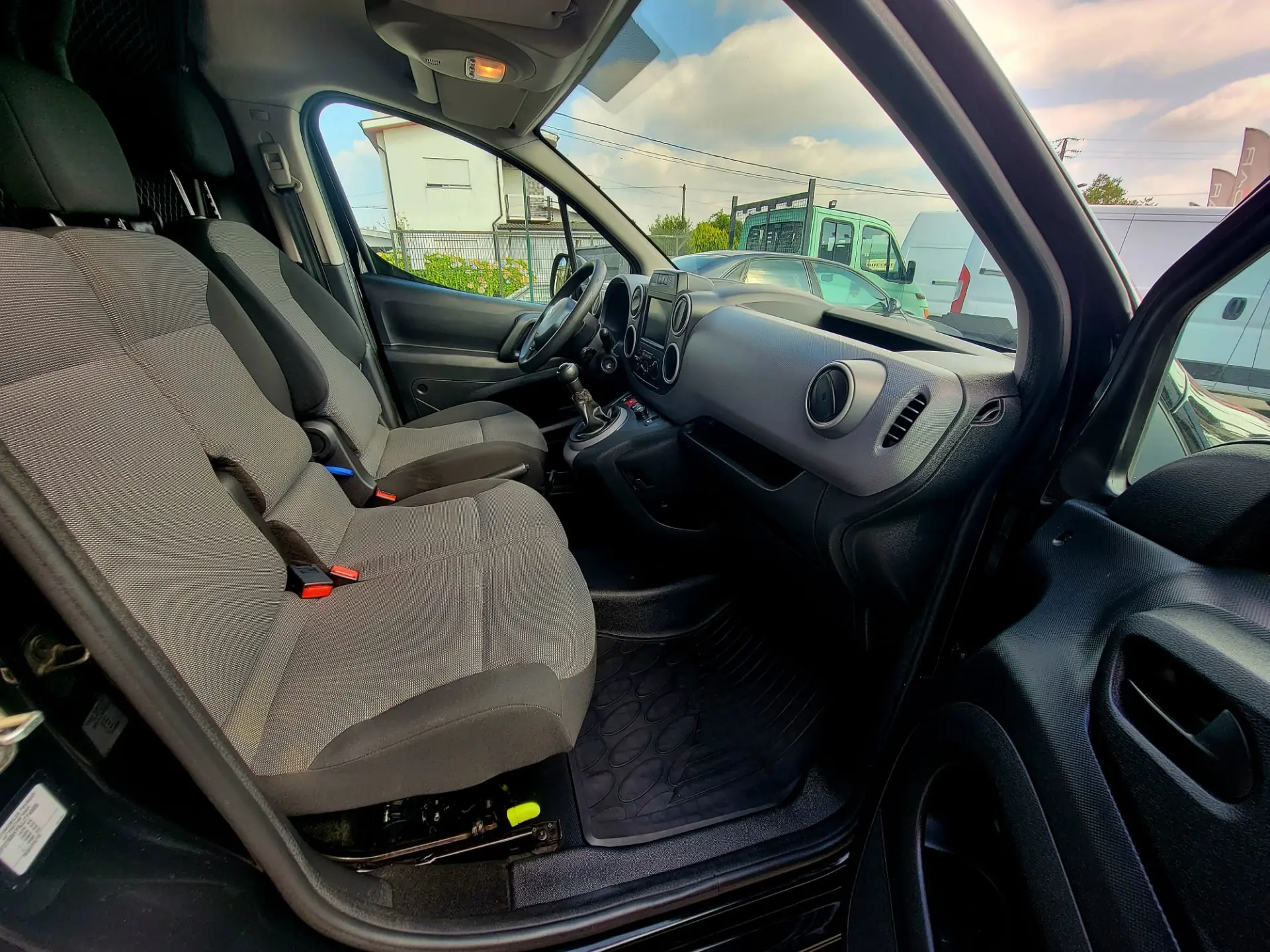 Peugeot Partner 1.6 BlueHDi Style 13