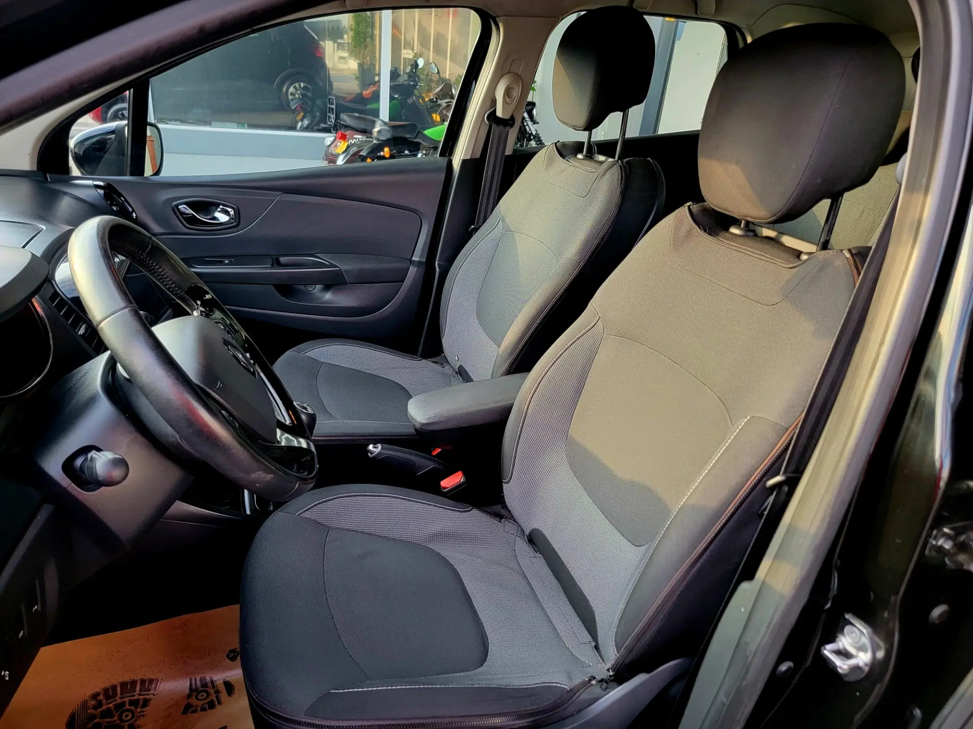 Renault Captur 1.5 dCi Sport 9