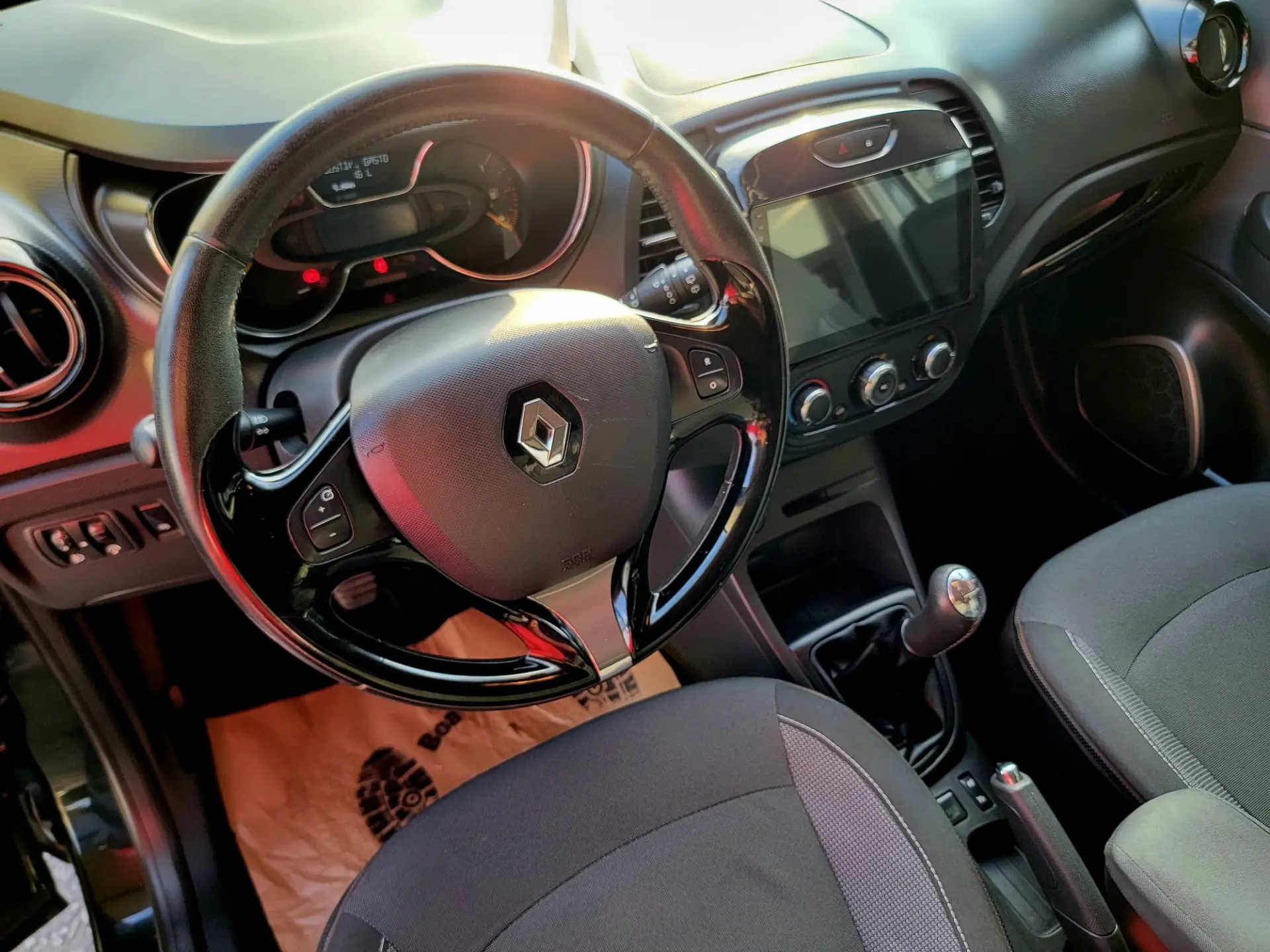 Renault Captur 1.5 dCi Sport 10