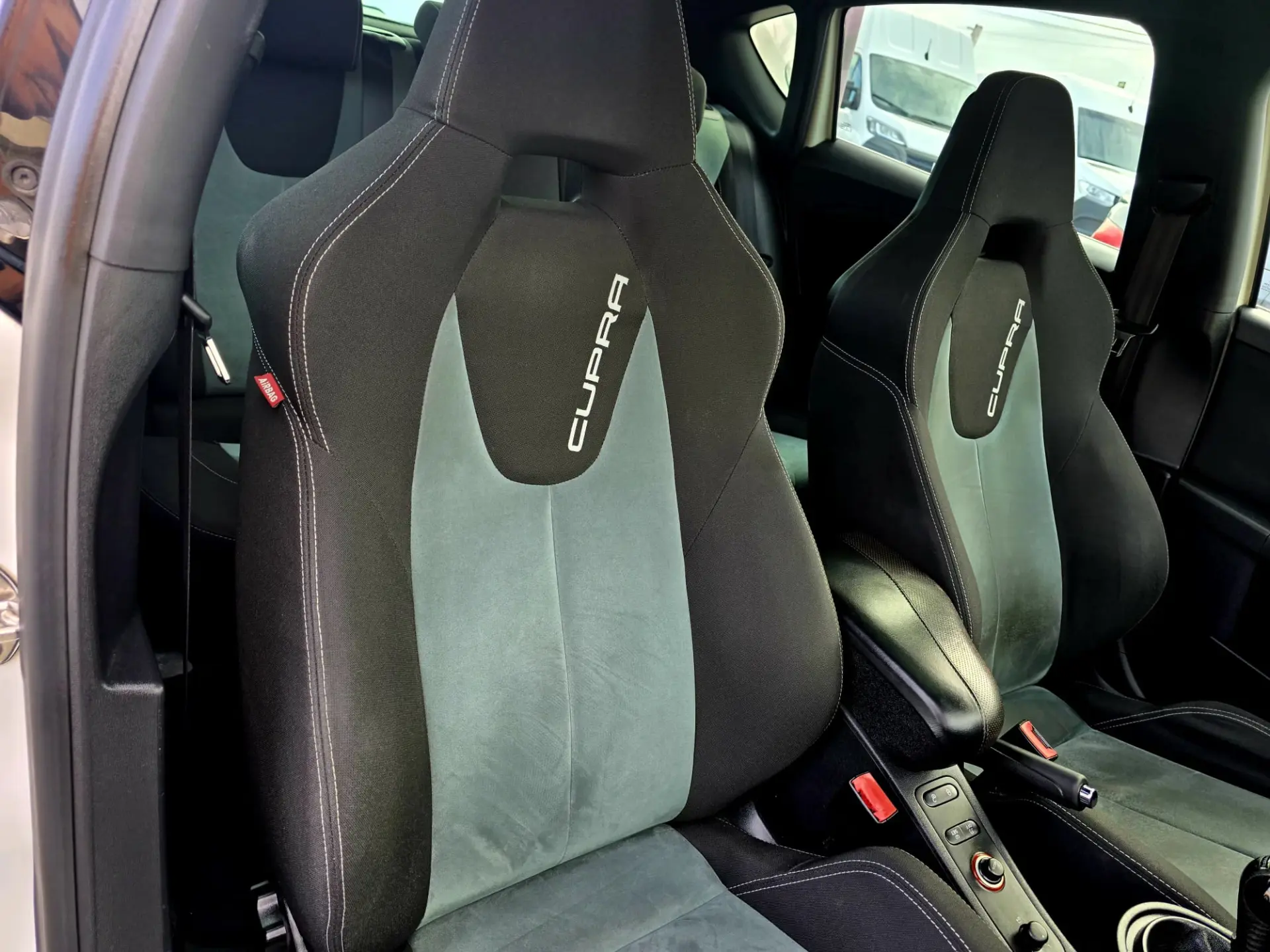SEAT Leon 2.0 T FSI Cupra R 20