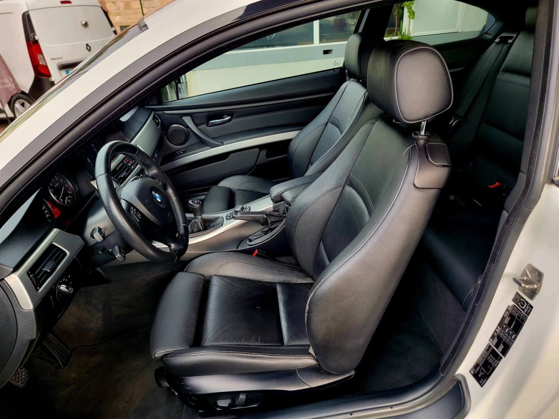 BMW 325 i M Sport Edition 10