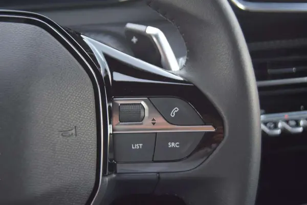 Peugeot 2008 1.2 Hybrid Allure e-DCS6 12