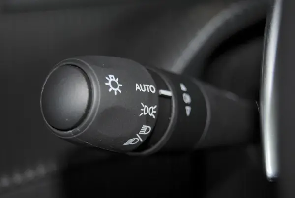 Peugeot 2008 1.2 Hybrid Allure e-DCS6 26