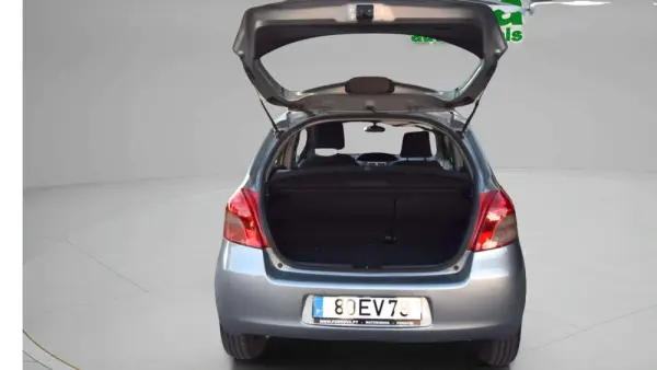 Toyota Yaris 1.0 VVT-i Sol 8