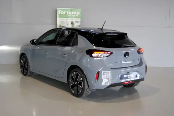 Opel Corsa-e e-GS 8