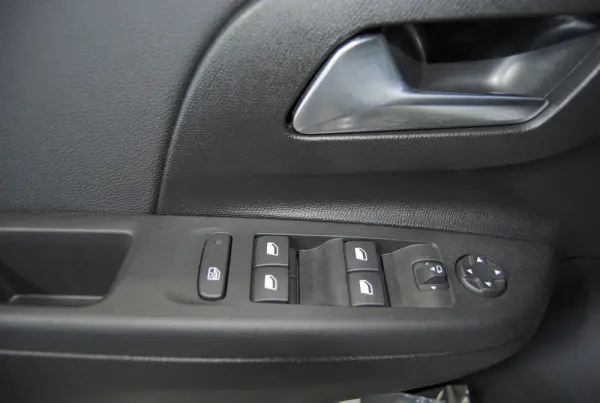 Opel Corsa 1.2 HYBRID GS eDCT 19