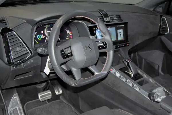 DS DS7 E-Tense Performance Line EAT8 15