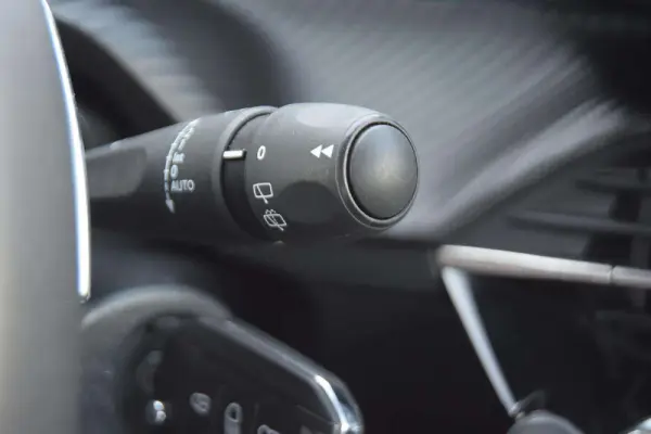 Peugeot 2008 1.2 Hybrid Allure e-DCS6 22