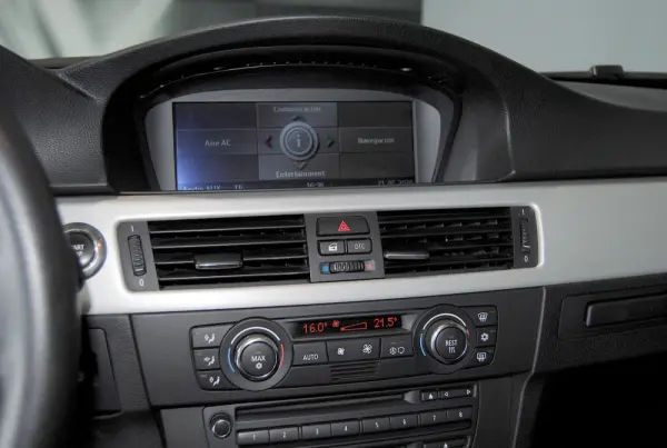 BMW 320 D COUPE 24