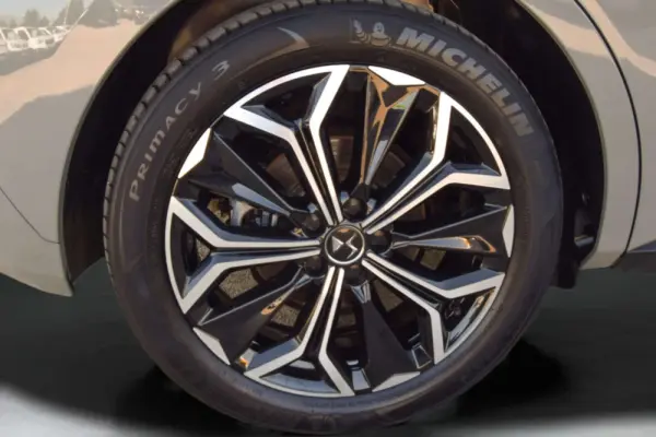 DS DS4 E-Tense La Première EAT8 16