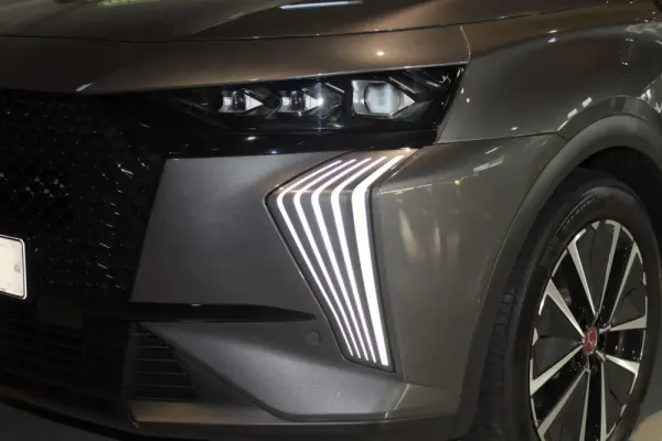 DS DS7 E-Tense 4x4 Performance Line + 11