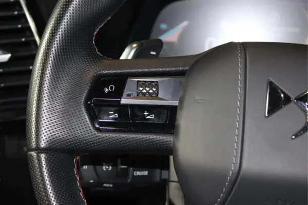 DS DS7 E-Tense 4x4 Performance Line + 23