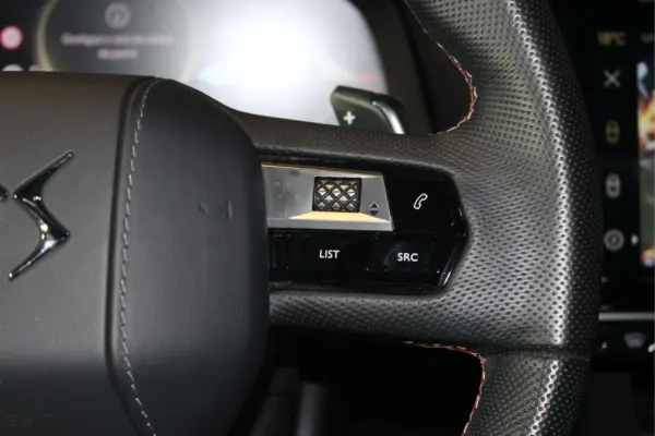 DS DS7 E-Tense 4x4 Performance Line + 24