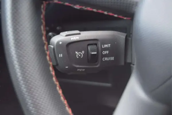 DS DS7 E-Tense Performance Line EAT8 30