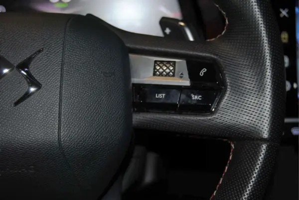 DS DS7 E-Tense Performance Line 22
