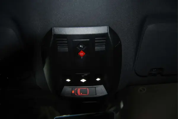DS DS7 E-Tense Performance Line 37