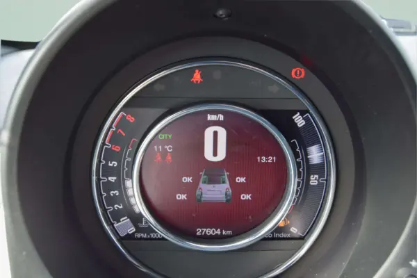 Fiat 500C 1.0 Hybrid Pack Style Plus 9