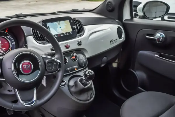 Fiat 500C 1.0 Hybrid Pack Style Plus 10