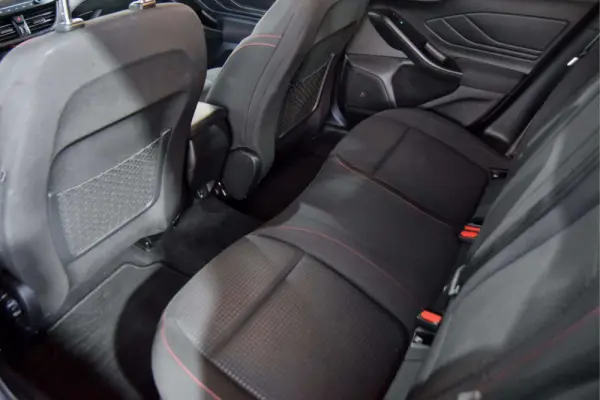 Ford Focus SW 1.0 EcoBoost ST-Line 6