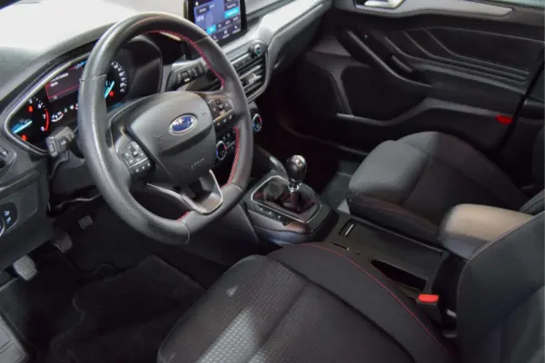 Ford Focus SW 1.0 EcoBoost ST-Line 5