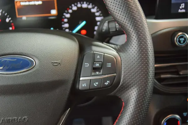 Ford Focus SW 1.0 EcoBoost ST-Line 17