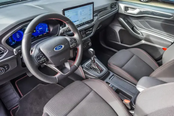 Ford Focus SW 1.0 EcoBoost MHEV ST-Line X Aut. 11