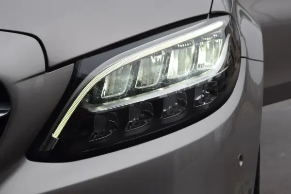 Mercedes-Benz C 300 de Avantgarde 8