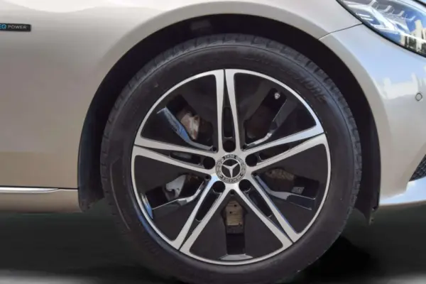 Mercedes-Benz C 300 de Avantgarde 9