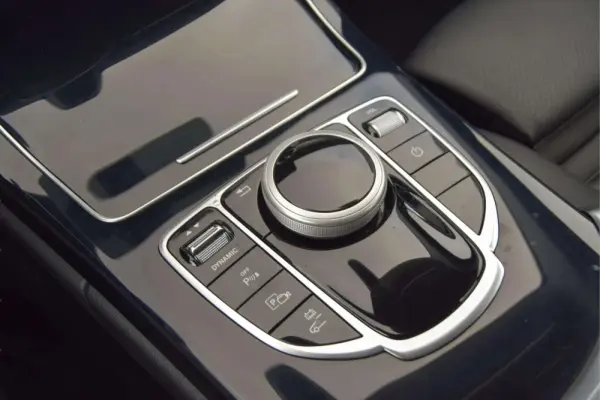Mercedes-Benz C 300 de Avantgarde 14
