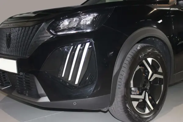 Peugeot 2008 1.2 Hybrid Allure e-DCS6 12