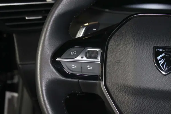 Peugeot 2008 1.2 Hybrid Allure e-DCS6 22