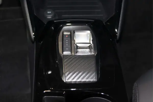 Peugeot 2008 1.2 Hybrid Allure e-DCS6 24