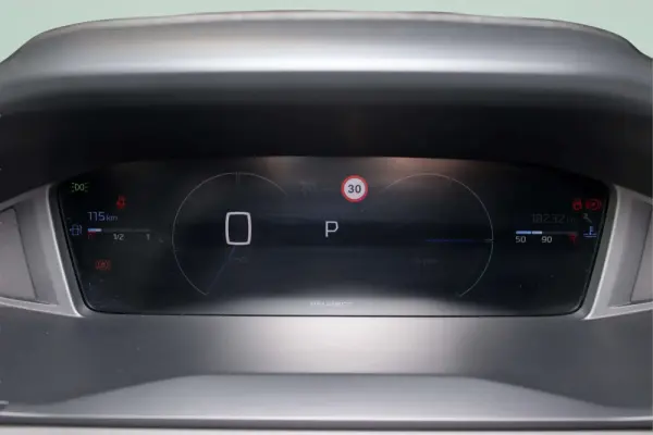 Peugeot 2008 1.2 Hybrid Allure e-DCS6 37