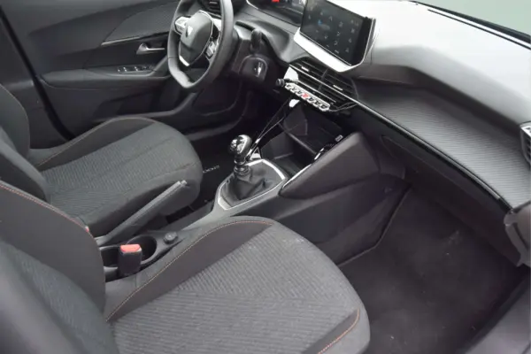 Peugeot 2008 1.2 PureTech Style 14