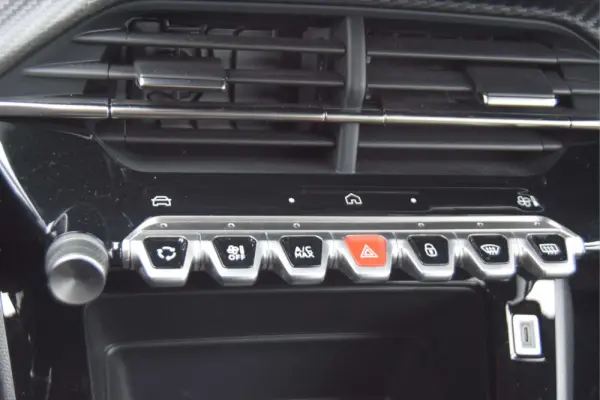 Peugeot 2008 1.2 PureTech Style 22